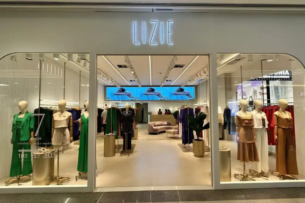 Lizie contrata para o Natal: vagas Extra Natal em várias unidades do Rio 1 Lizie contrata para o Natal: vagas Extra Natal em várias unidades do Rio