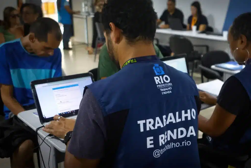 Prefeitura do Rio oferece 1.832 vagas de emprego na semana da Black Friday 1 Prefeitura do Rio oferece 1.832 vagas de emprego na semana da Black Friday