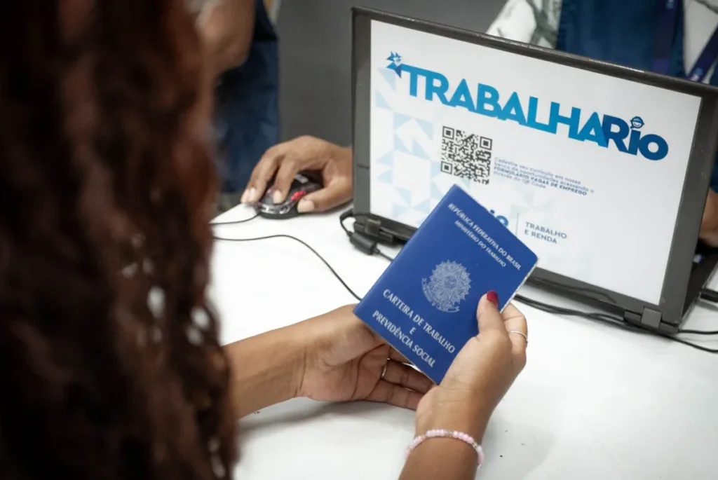 Prefeitura do Rio divulga mais de 1,5 mil vagas de emprego; 396 são para PCDs