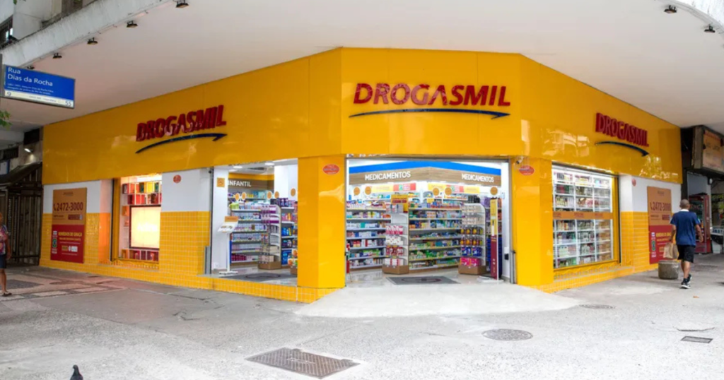 DROGASMIL ABRE 35 VAGAS NA ZONA NORTE DO RIO! Oportunidades para Subgerente Farmacêutico e Atendente de Loja