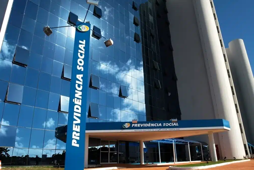 INSS abre 54 vagas de estágio para estudantes de nível superior